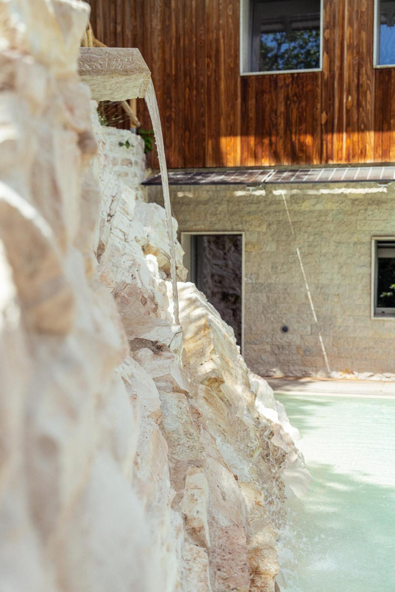 La Forestale Luxury Ecolodge Piano Terra- Appt Acqualagna Eksteriør billede