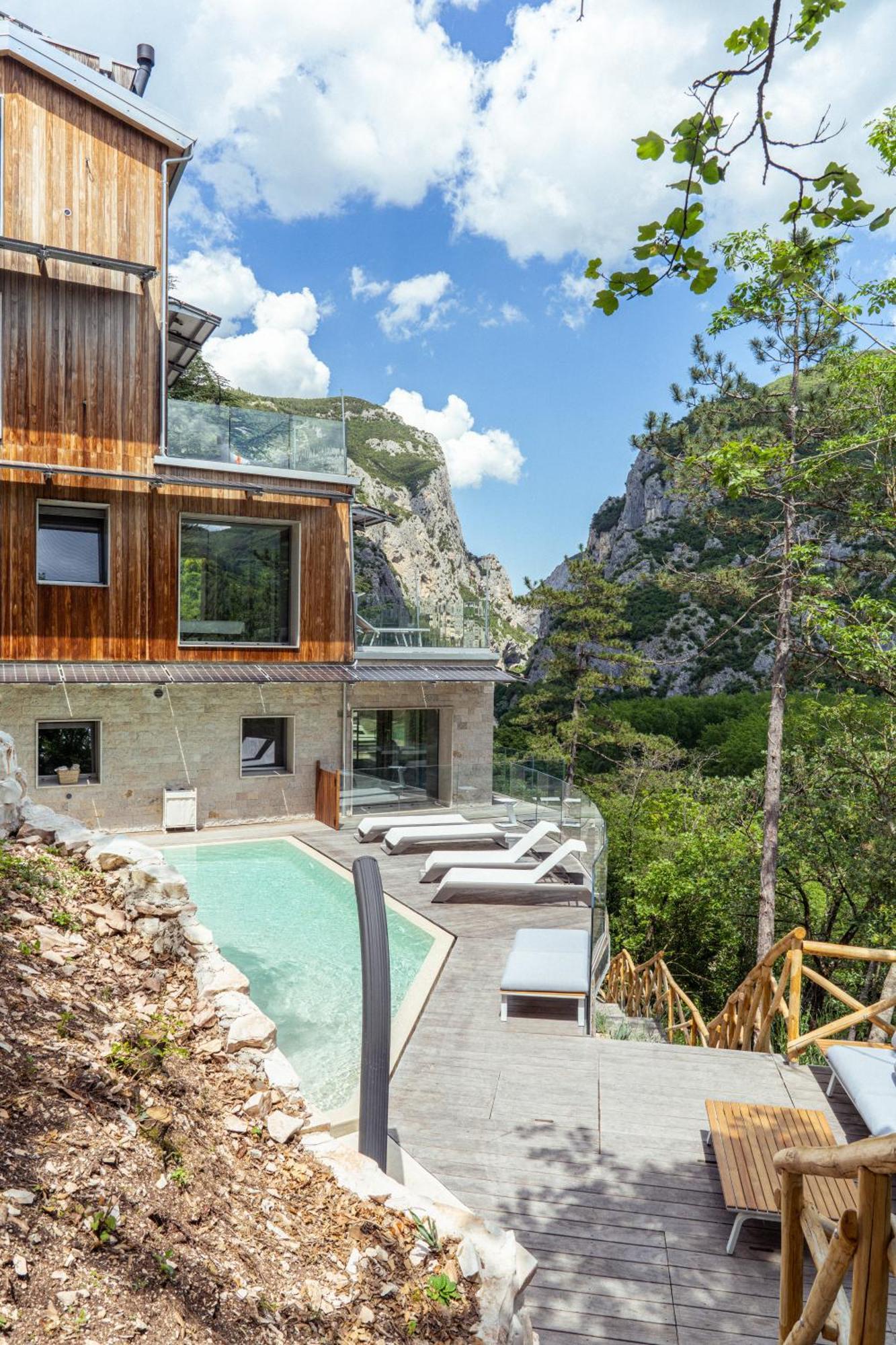La Forestale Luxury Ecolodge Piano Terra- Appt Acqualagna Eksteriør billede