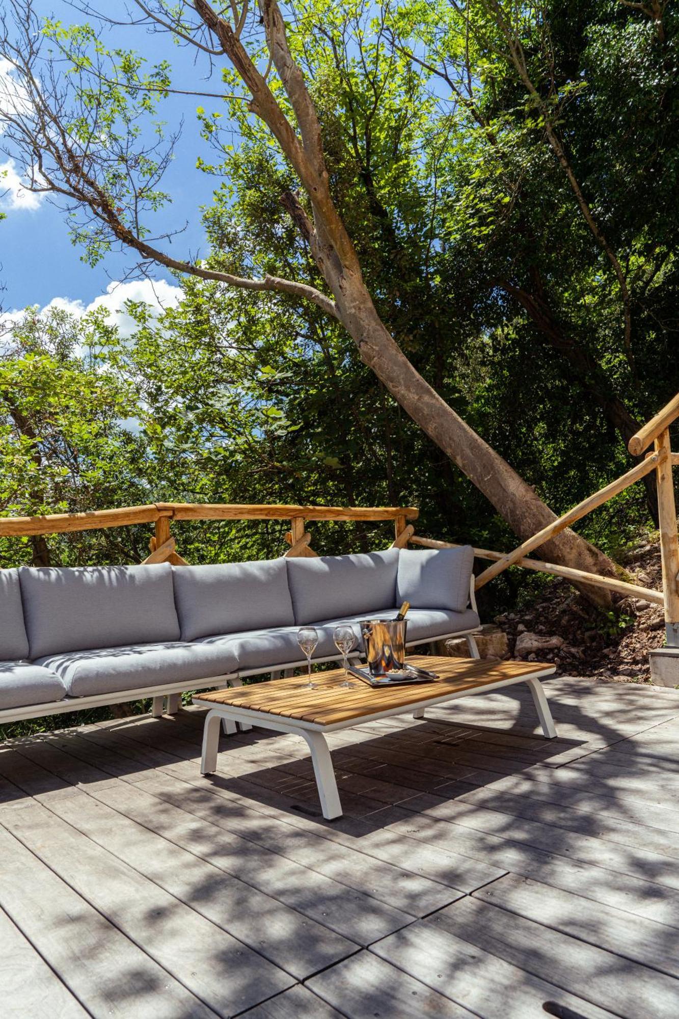 La Forestale Luxury Ecolodge Piano Terra- Appt Acqualagna Eksteriør billede